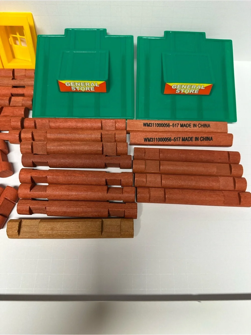 201 Pieces For A Lincoln Log Set, Vintage, 176 Short, 21 Long, 2 Roofs, 2 Doors